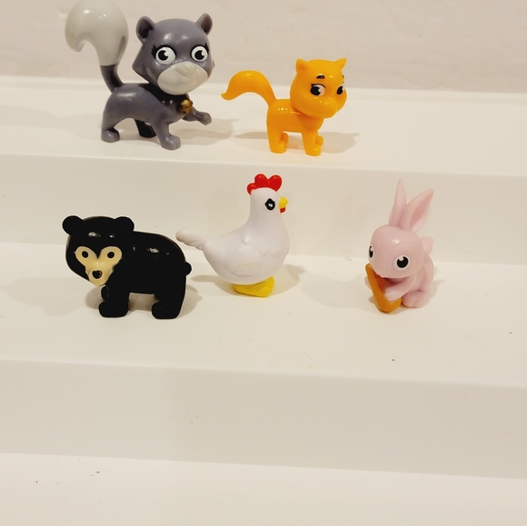 Paw Patrol Rare Pet Figure Set - Picture 5 of 9